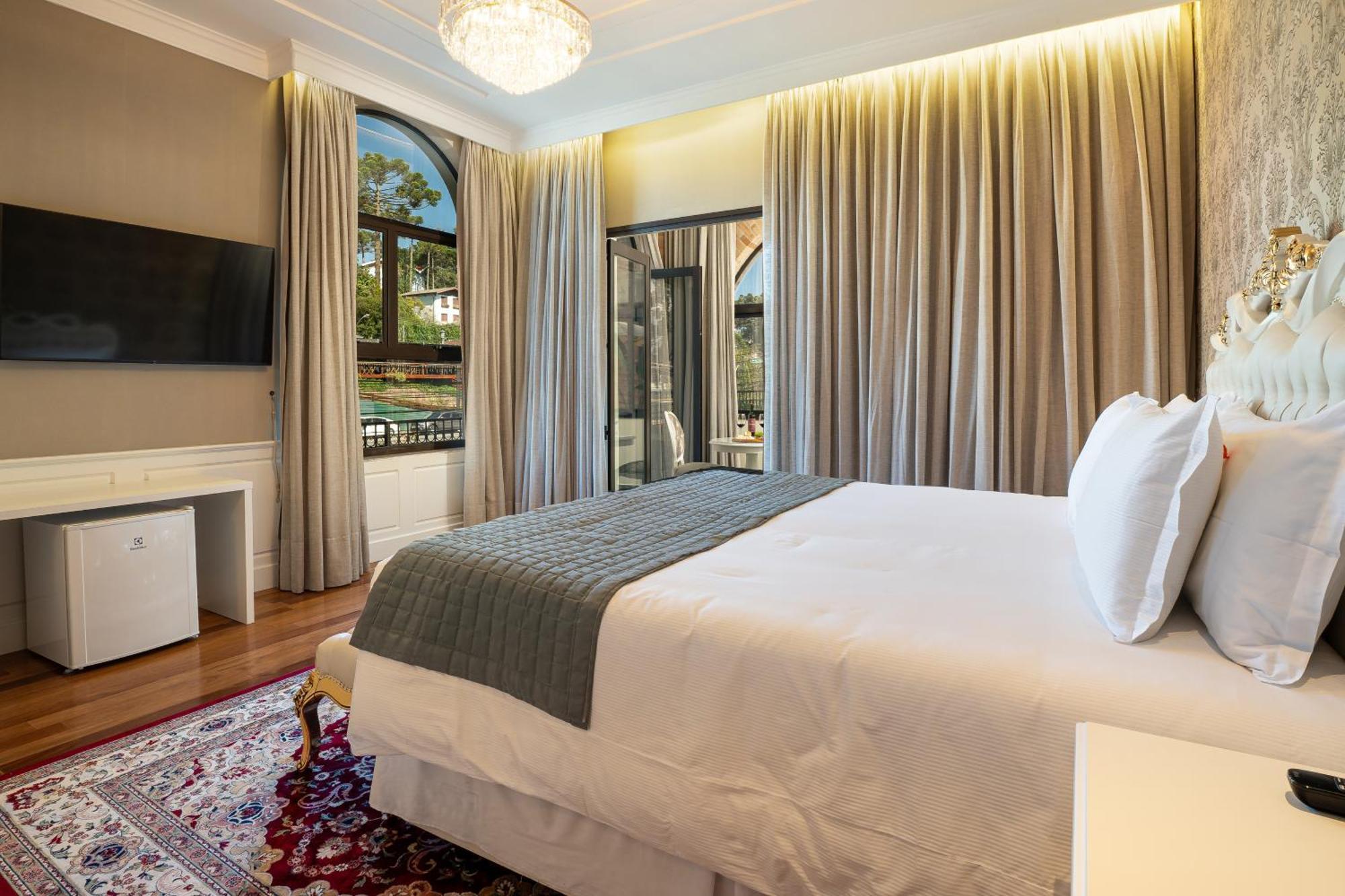 Pousada Luis XV กังโปสดูจอร์เดา ภายนอก รูปภาพ Deluxe Room